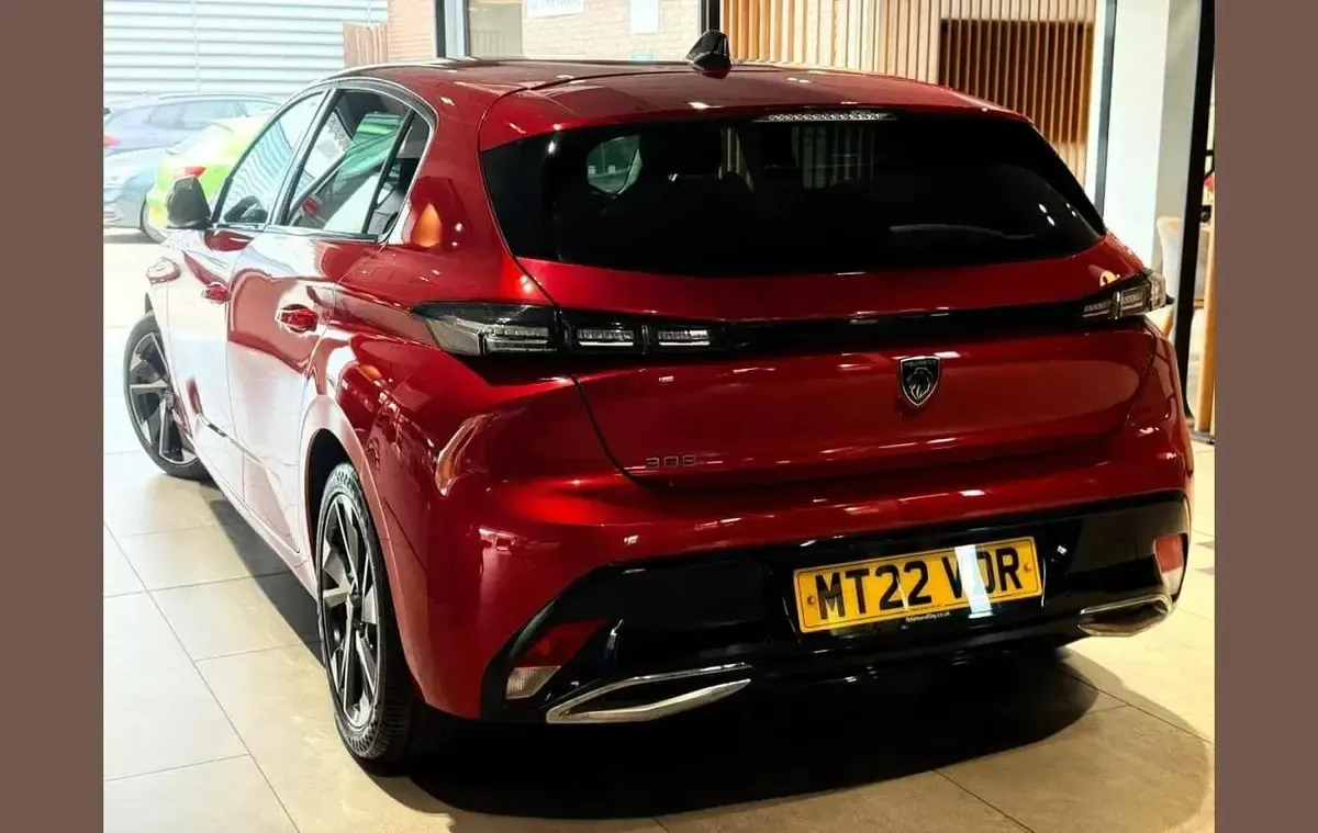 Used Peugeot 308 Allure Premium 129 HP (94 kW) 2022 Red Hatchback