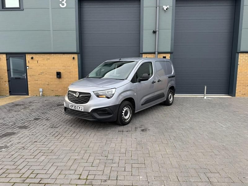 Second-hand Vauxhall Combo Edition 100 CP (73 kW) 2020 Gri Monovolum