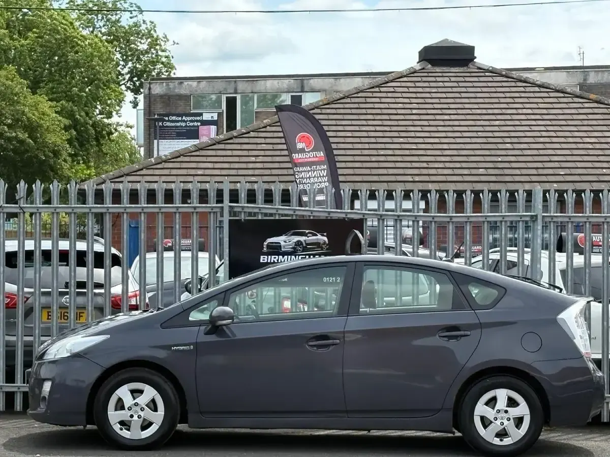 Used Toyota Prius T3 2010 Grey Hatchback