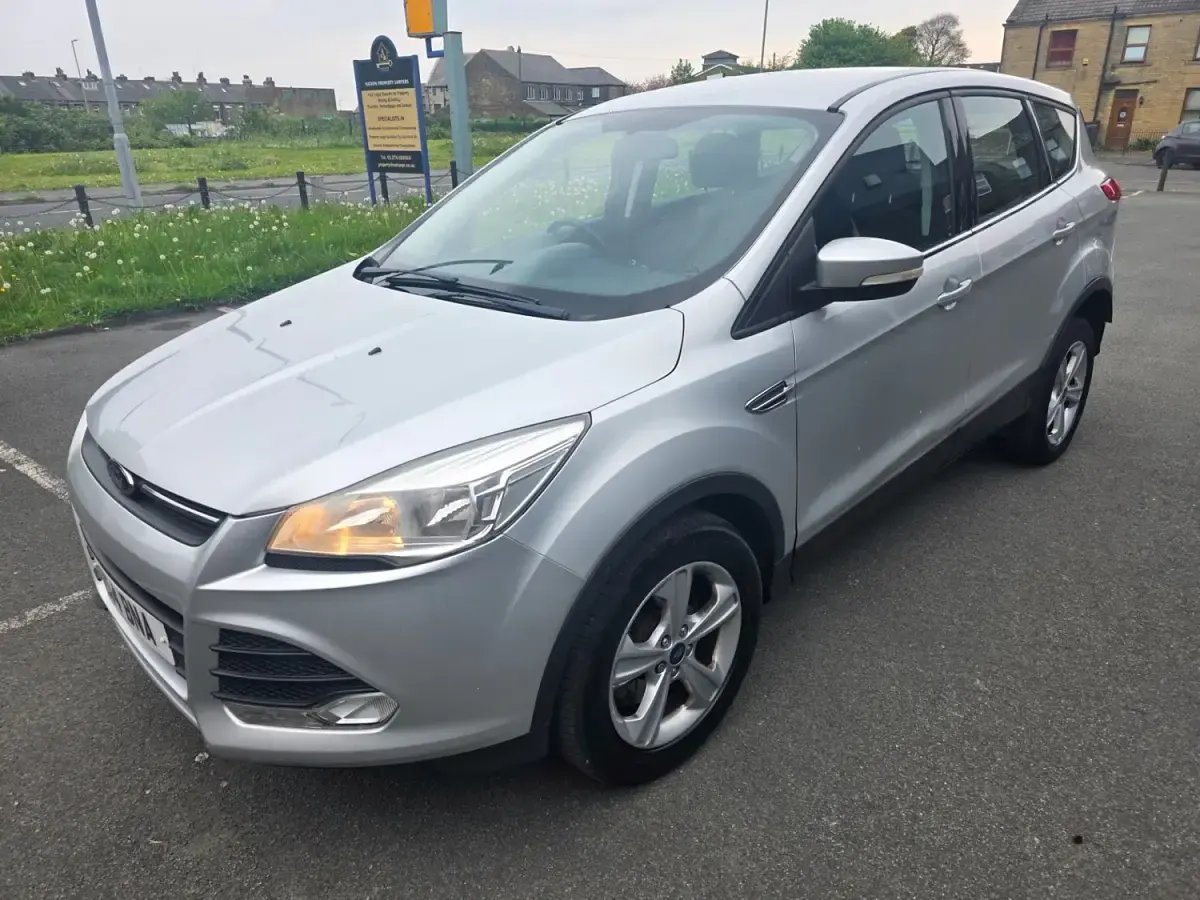 Begagnad Ford Kuga Zetec 140 HK (102 kW) 2014 Silver SUV