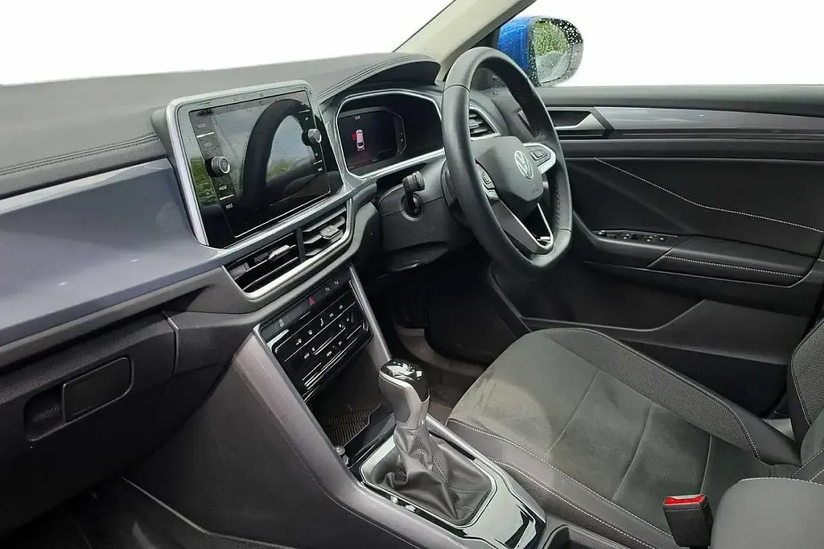 Used VW T-Roc Style 150 HP (110 kW) 2024 Blue SUV
