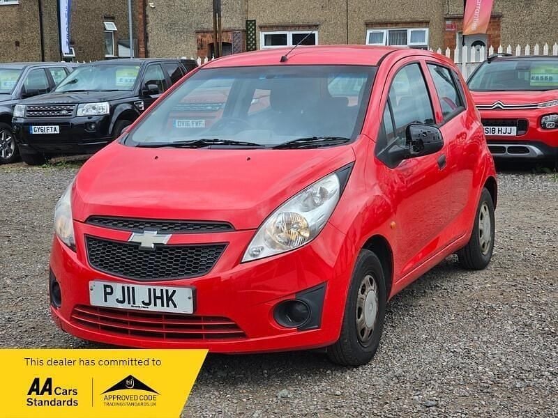 Used Chevrolet Spark 68 HP (50 kW) 2011 Red Hatchback