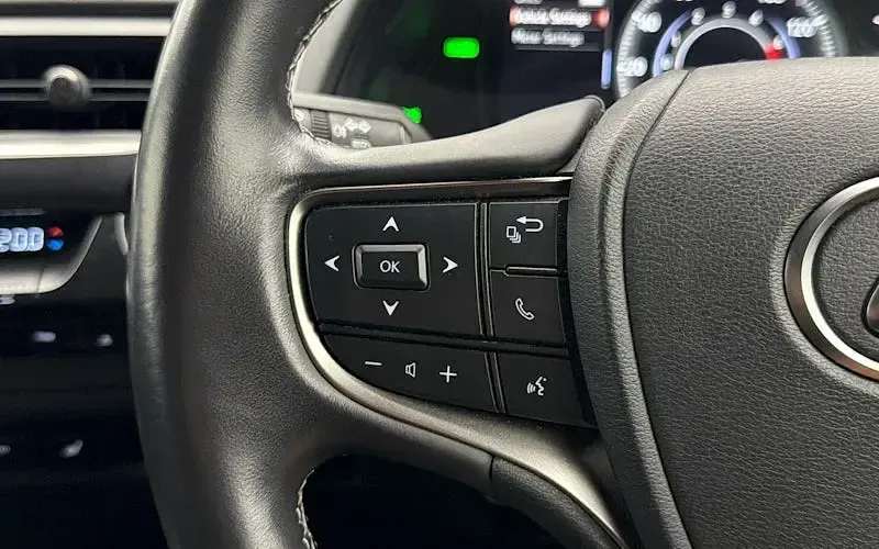 Used Lexus UX 184 HP (135 kW) 2022 Blue SUV