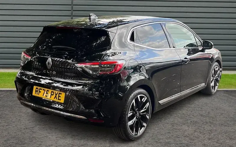 Used Renault Clio Techno 143 HP (105 kW) 2025 Black Hatchback