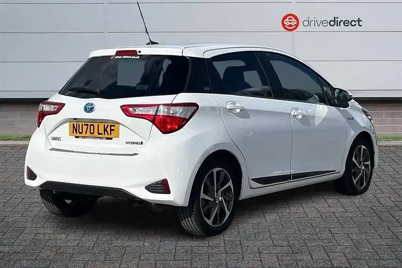 Second-hand Toyota Yaris Hybrid 2020 Alb Hatchback