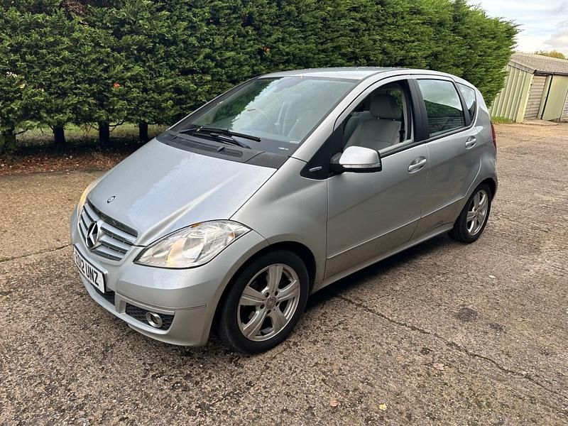 Used Mercedes A160 Avantgarde 82 HP (60 kW) 2012 Silver Hatchback