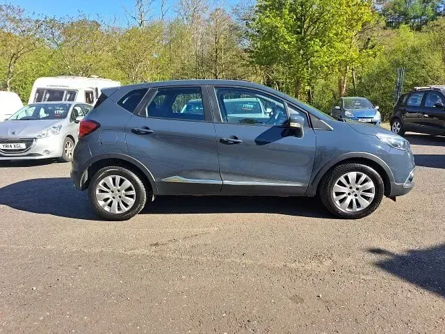 Used Renault Captur Expression+ 90 HP (66 kW) 2013 Blue SUV
