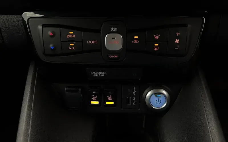 Used Nissan Leaf N-Connecta 110 kW (150 HP) 2023 Black Hatchback