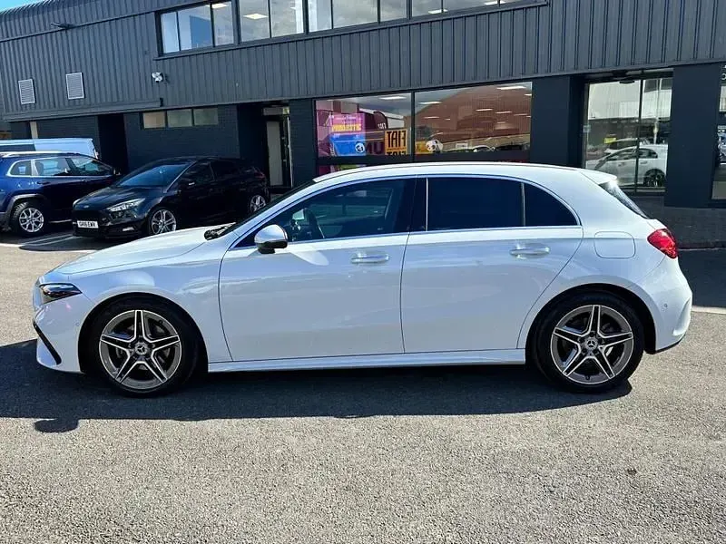 Used Mercedes A200 Executive 175 HP (128 kW) 2023 White Hatchback