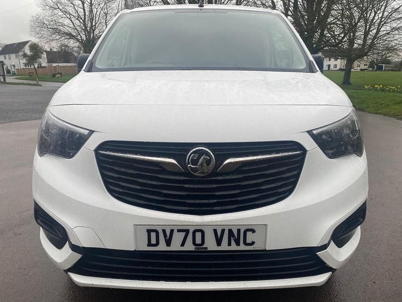 Used Vauxhall Combo Sportive 100 HP (73 kW) 2020 White MPV