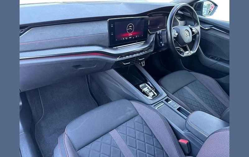 Used Skoda Octavia vRS 241 HP (177 kW) 2022 Blue Estate