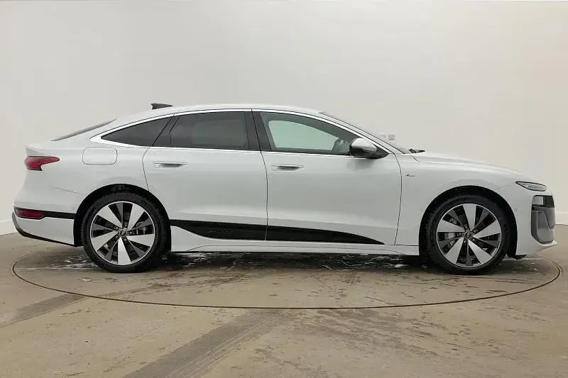 New Audi A6 e-tron S-Line 269 kW (367 HP) 2025 White Hatchback
