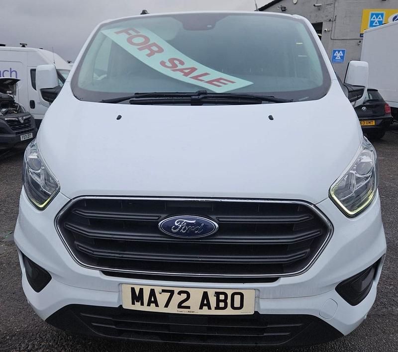 Used Ford Transit Custom Limited 130 HP (95 kW) 2022 White Van