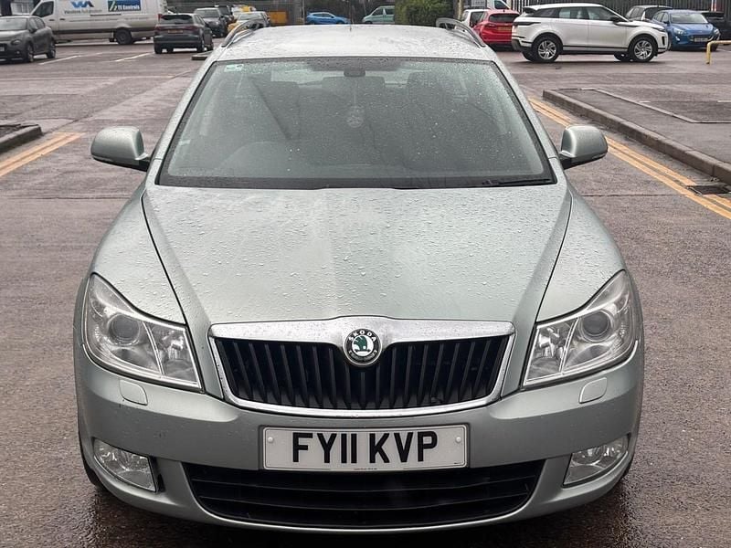 Used Skoda Octavia Elegance 160 HP (117 kW) 2011 Green Estate