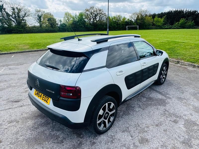 Used Citroën C4 Cactus Flair 82 HP (60 kW) 2015 White Hatchback