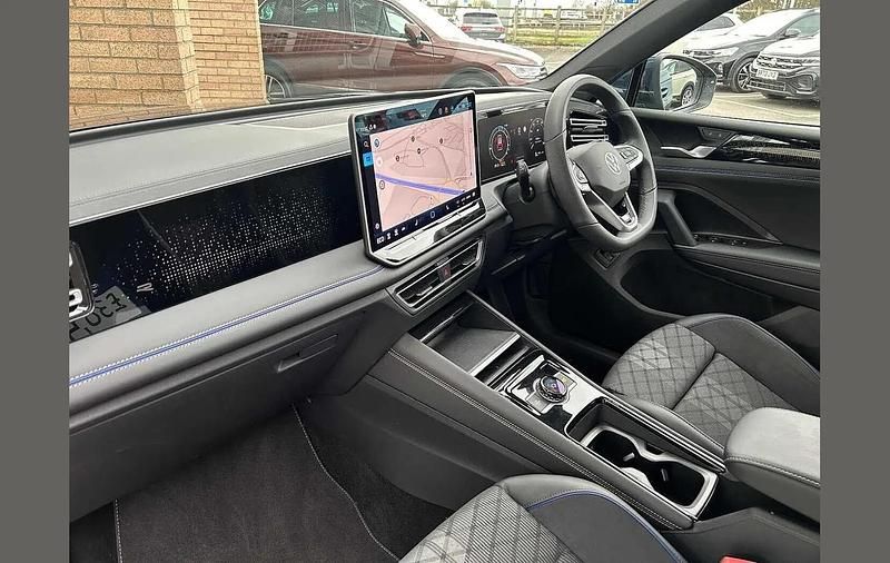 Used VW Tiguan R-line 272 HP (200 kW) 2025 Blue SUV