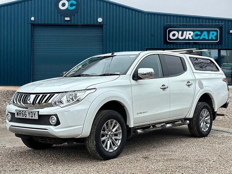 Used Mitsubishi L200 2016 White Pickup
