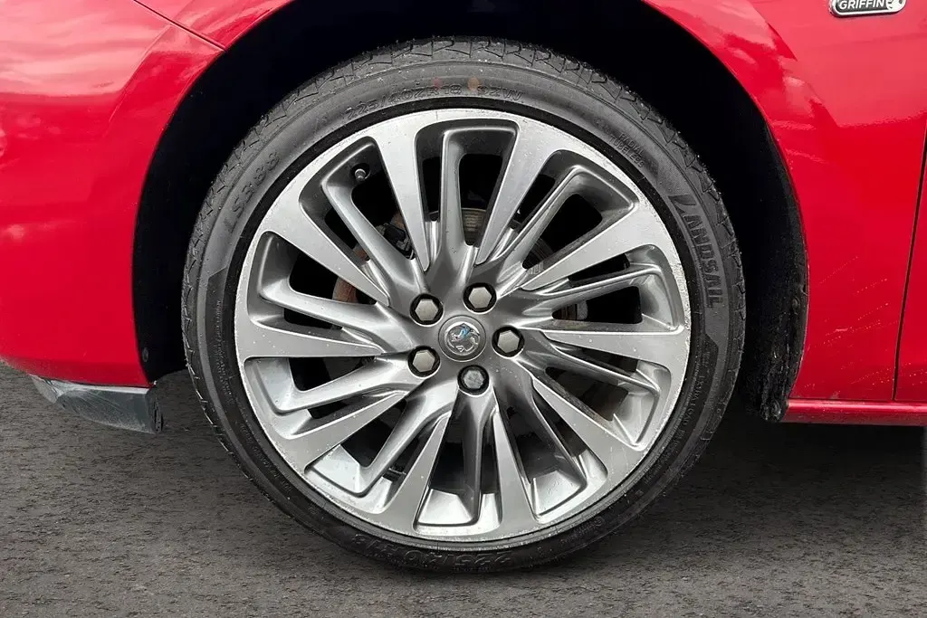 Used Vauxhall Astra Edition 145 HP (106 kW) 2021 Red Hatchback