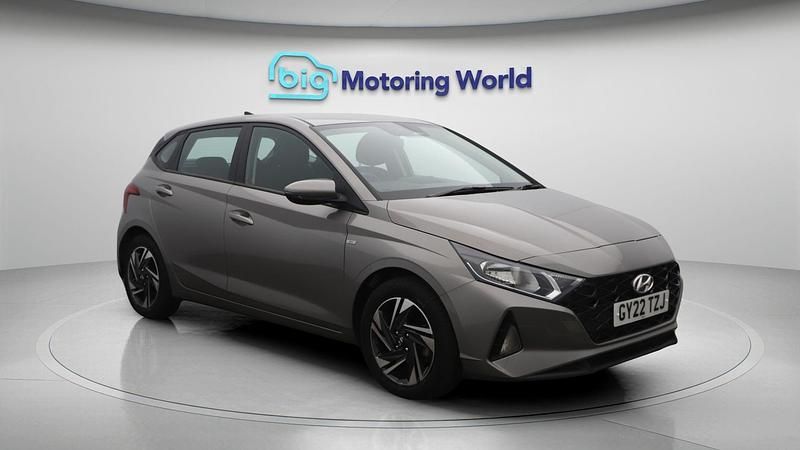 Used 2022 Hyundai i20 SE | £14,700 (Fair price) - Image 1/4