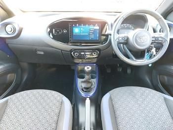 Used Toyota Aygo X 72 HP (52 kW) 2024 Blue SUV