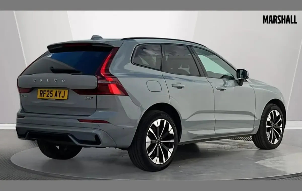 Used Volvo XC60 Plus 247 HP (181 kW) 2025 Grey SUV