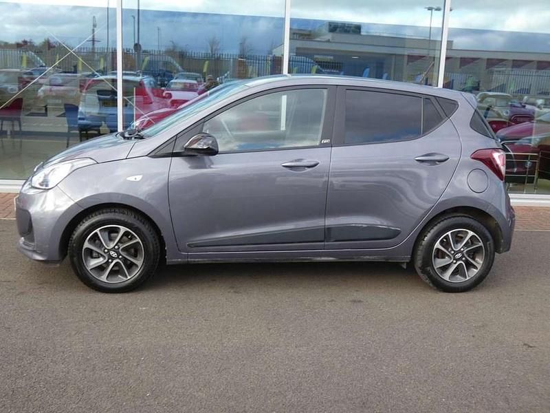 Used Hyundai i10 GO! 65 HP (47 kW) 2019 Grey Hatchback