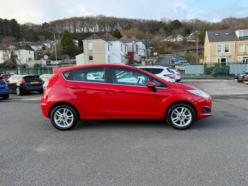 Used Ford Fiesta Zetec 2015 Red Hatchback