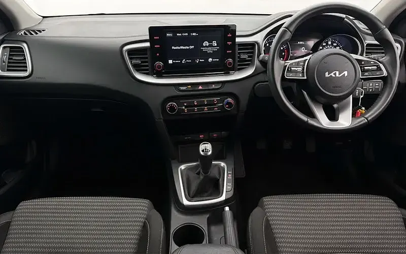Gebraucht Kia Ceed 160 PS (117 kW) 2023 Grau Kleinwagen