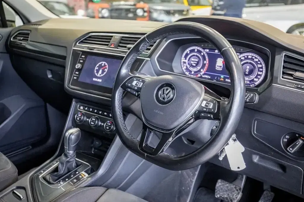 Begagnad VW Tiguan SEL 150 HK (110 kW) 2018 Vit SUV