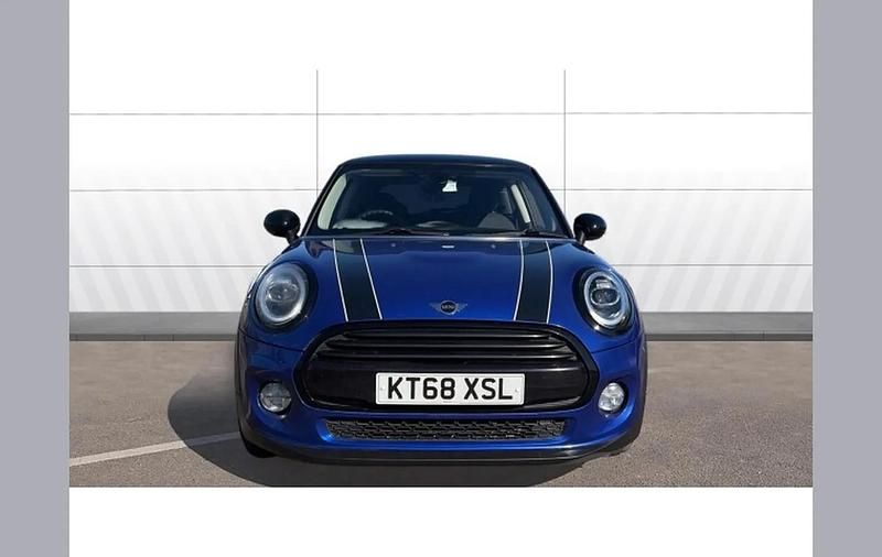 Usado Mini Cooper Classic 136 HP (100 kW) 2018 Azul Citadino