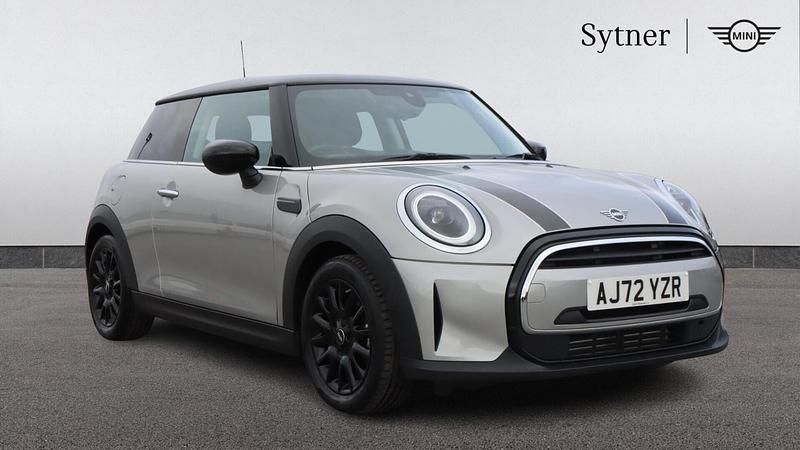 Used Mini Cooper Classic 134 HP (98 kW) 2023 Silver Hatchback