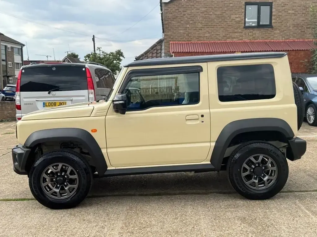 Nuevo Suzuki Jimny 101 CV (74 kW) 2026 Beige SUV