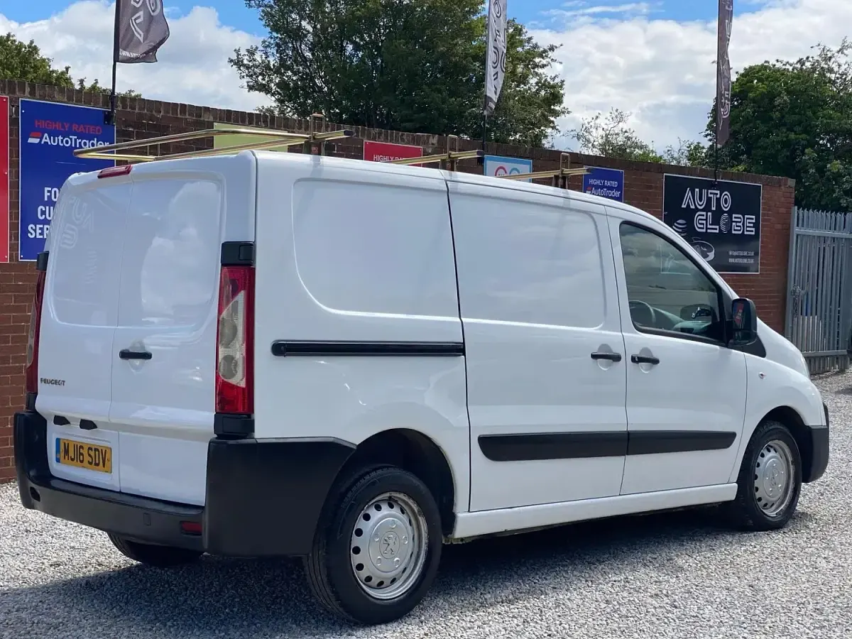 Used Peugeot Expert 90 HP (66 kW) 2016 White Van