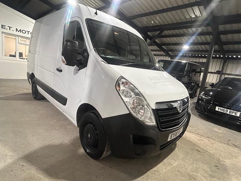 Used Vauxhall Movano 145 HP (106 kW) 2018 White MPV