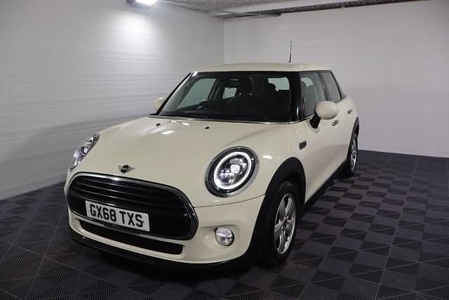 Used Mini Cooper Hatch 136 HP (100 kW) 2018 White Hatchback