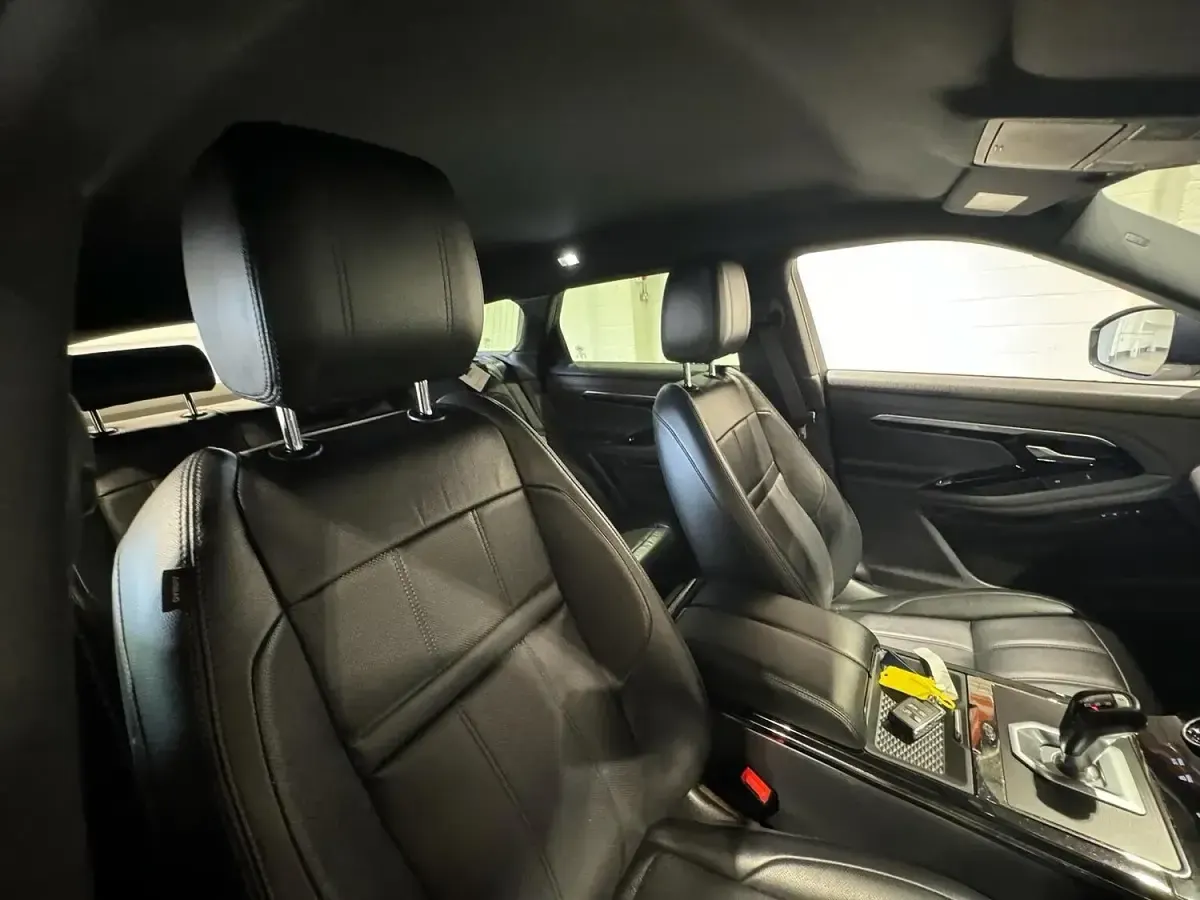Used Land Rover Range Rover evoque SE Dynamic 182 HP (133 kW) 2019 White SUV