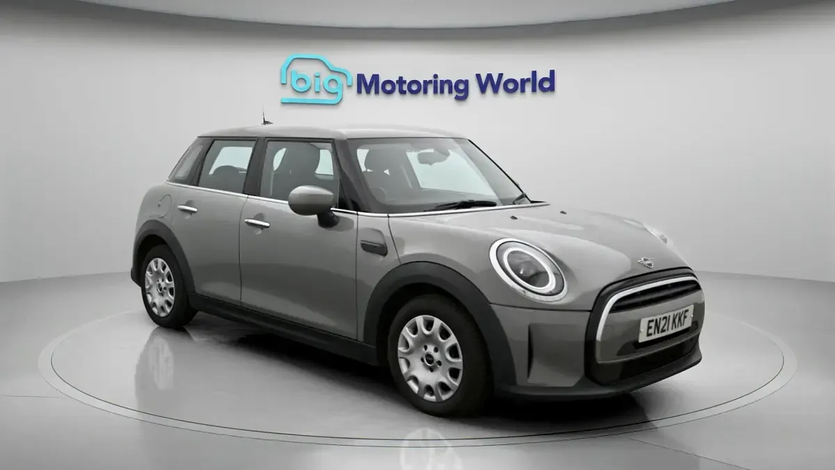 Used Mini ONE Classic 102 HP (75 kW) 2021 Hatchback
