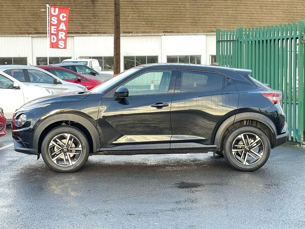 New Nissan Juke N-Connecta 2025 Black SUV
