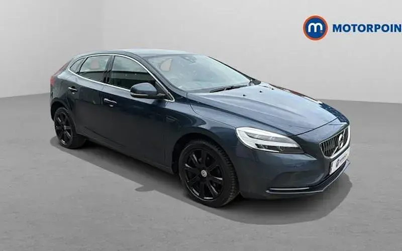 Used Volvo V40 Inscription 152 HP (111 kW) 2018 Hatchback