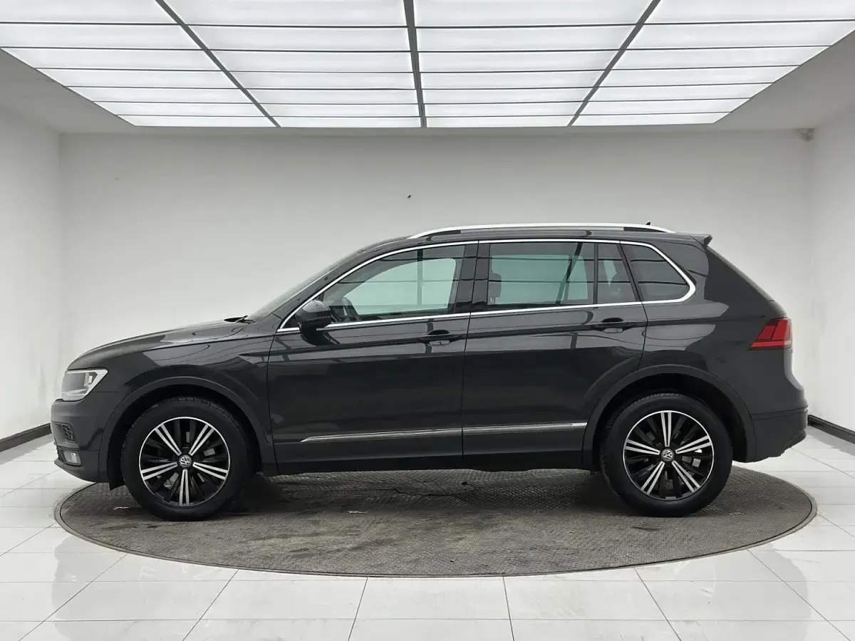 Usado VW Tiguan SE 150 HP (110 kW) 2017 Cinzento SUV