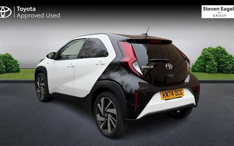 Used Toyota Aygo X 72 HP (52 kW) 2024 White SUV