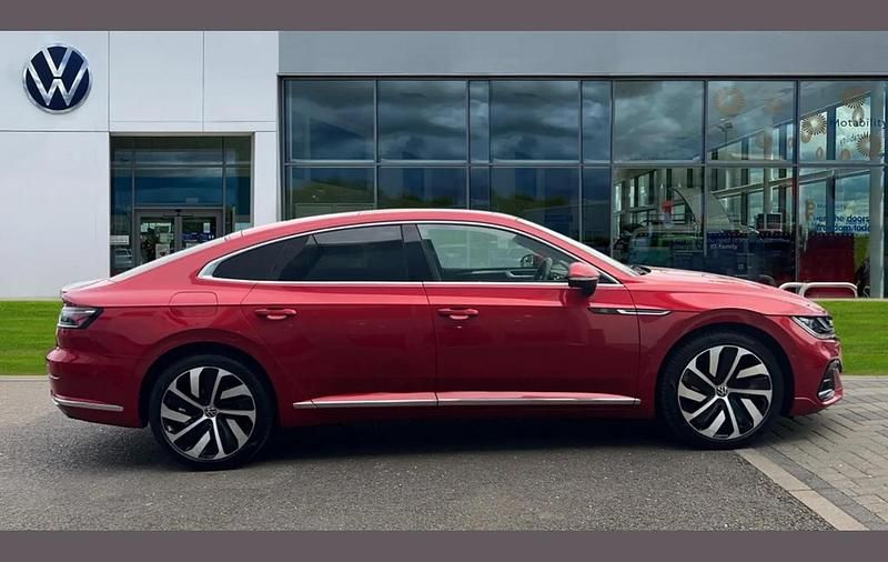 Usado VW Arteon R-line 218 HP (160 kW) 2022 Vermelho Carrinha