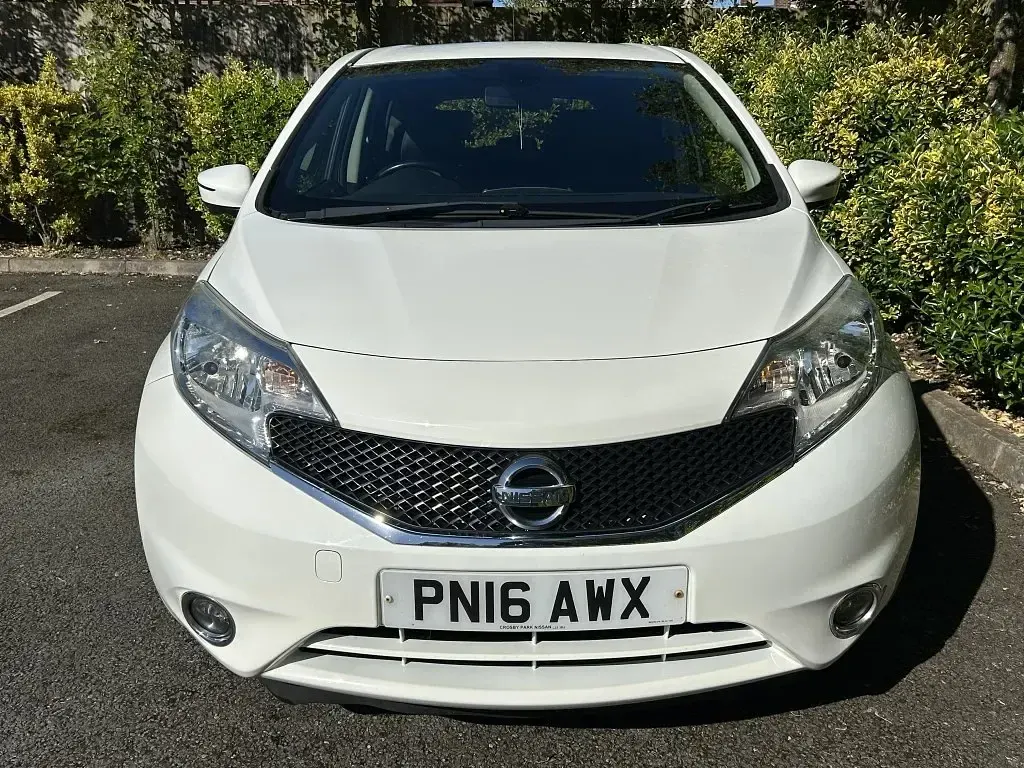 Begagnad Nissan Note Tekna 90 HK (66 kW) 2016 Vit Halvkombi