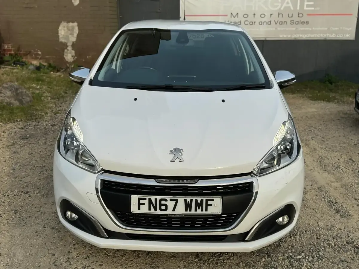 Used Peugeot 208 Allure 2017 White Hatchback