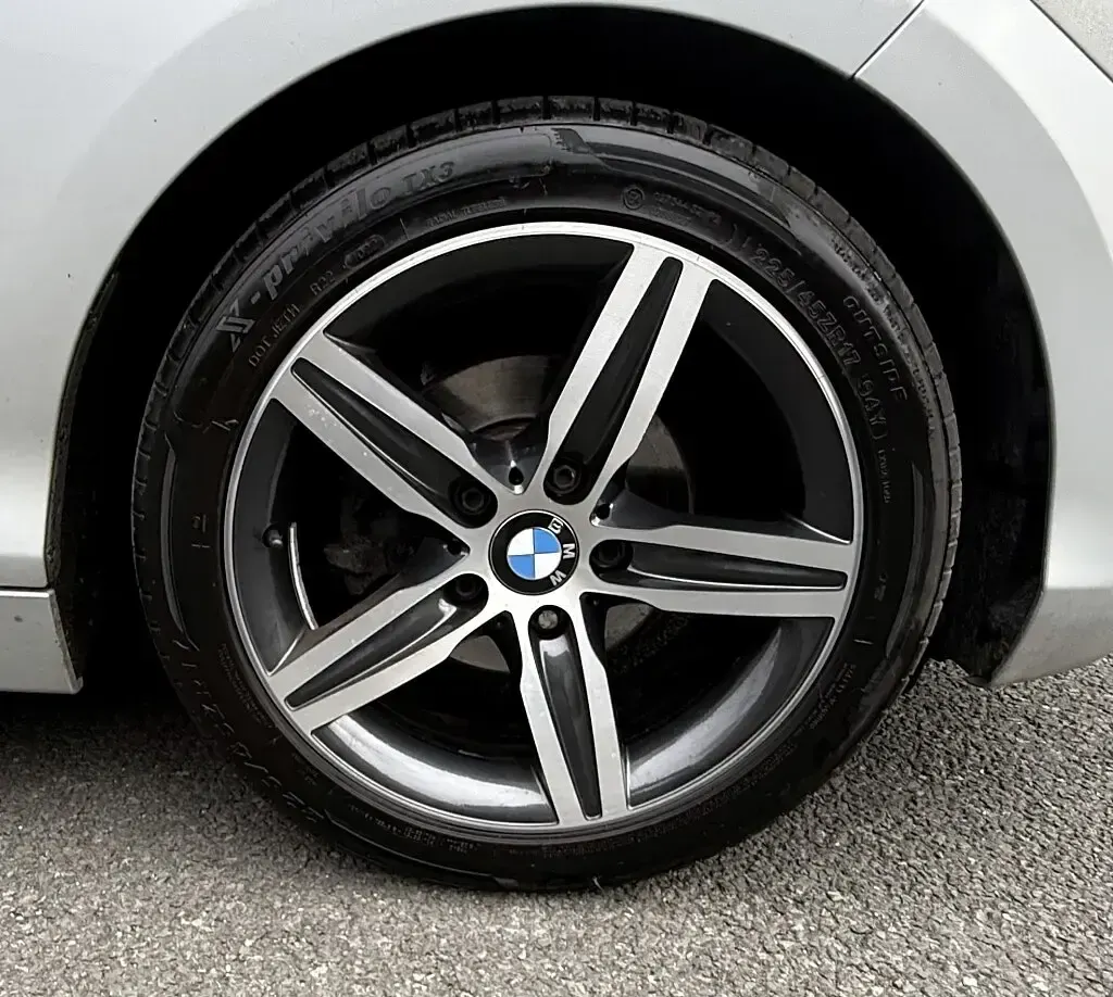 Used BMW 118 Sport Line 2012 Silver Hatchback