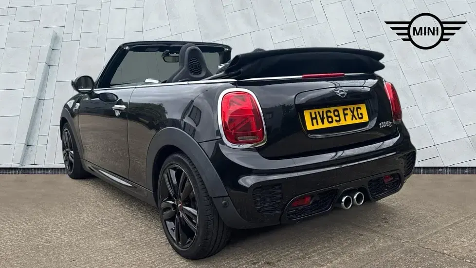 Used Mini Cooper S Sport 189 HP (139 kW) 2019 Black Hatchback