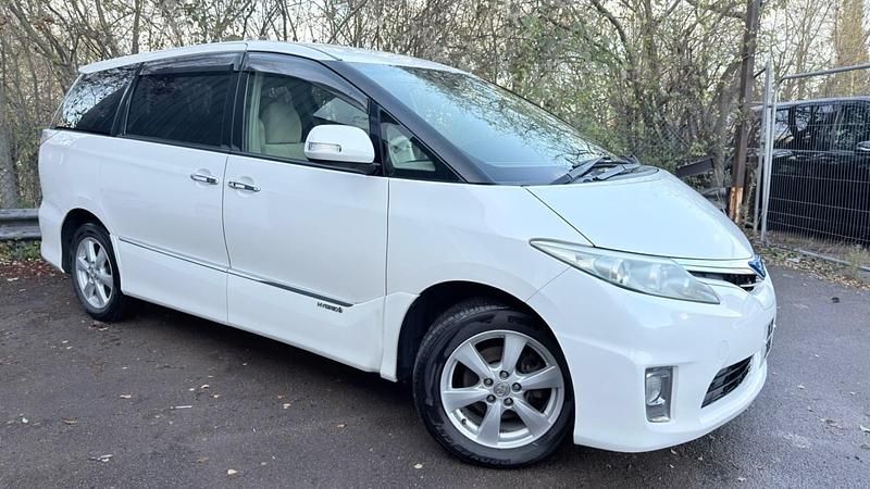 Begagnad Toyota Estima 2025 Vit Minibuss