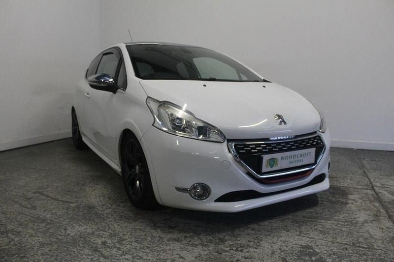 Used Peugeot 208 GTi 200 HP (147 kW) 2014 White Hatchback