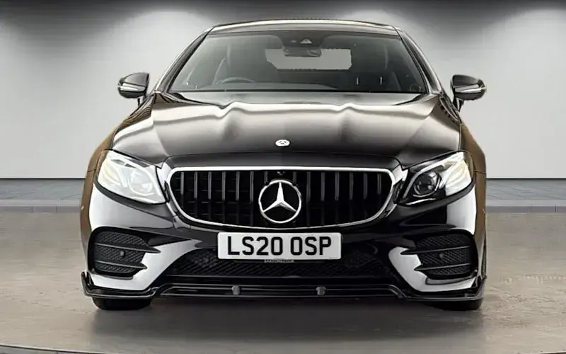 Begagnad Mercedes E400 AMG line 340 HK (250 kW) 2019 Svart Sportkupé