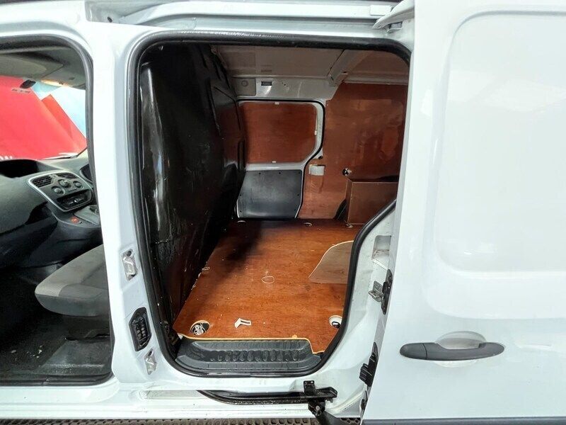 Image 2/4